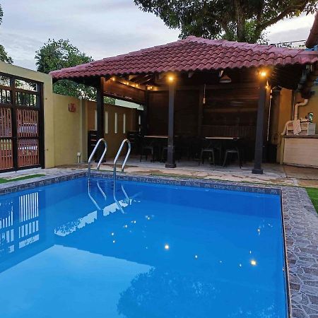 Homestay Laman Nuri, Kota Damansara Petaling Jaya Buitenkant foto