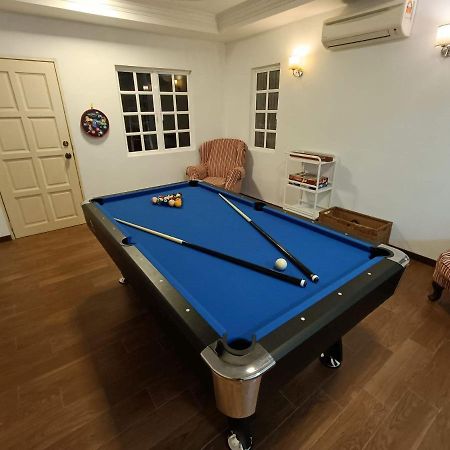 Homestay Laman Nuri, Kota Damansara Petaling Jaya Buitenkant foto