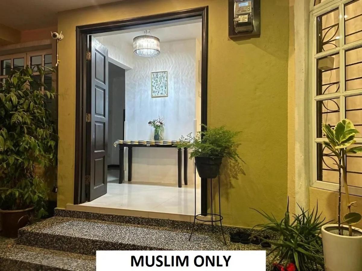 Homestay Laman Nuri, Kota Damansara Petaling Jaya Buitenkant foto