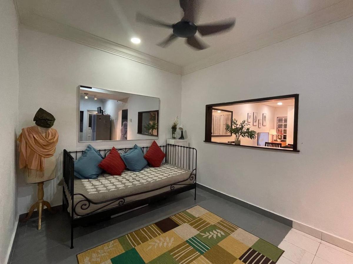 Homestay Laman Nuri, Kota Damansara Petaling Jaya Buitenkant foto
